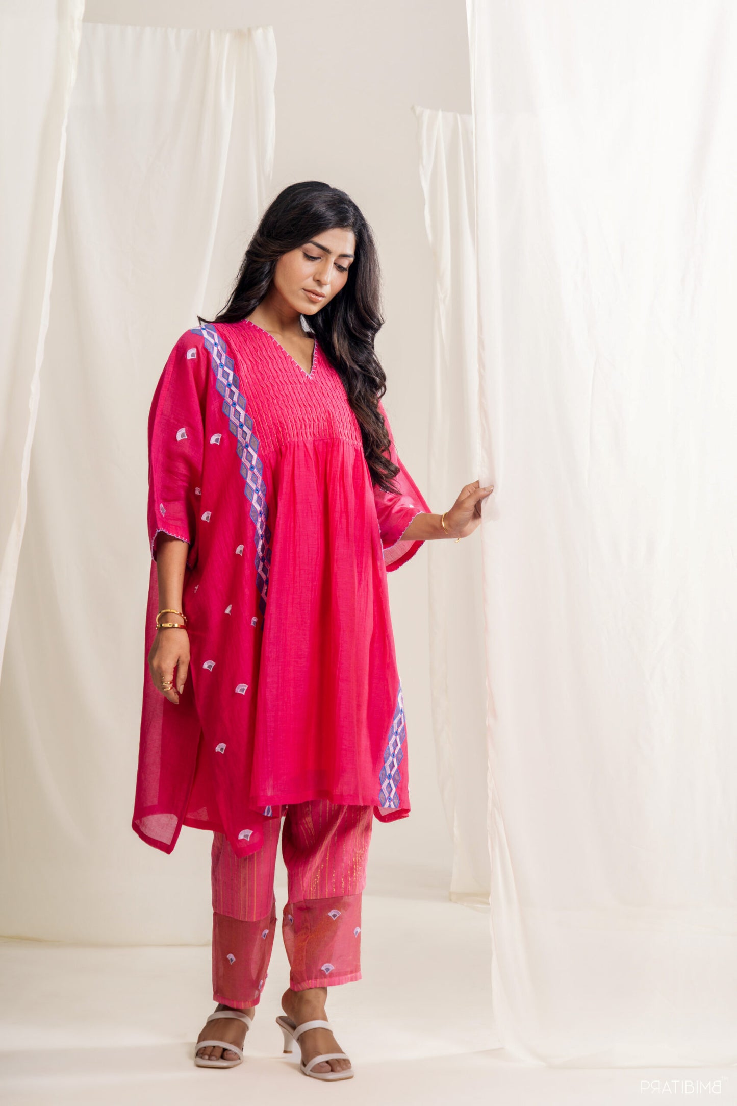 Geometric Kaftan Set in Dark Pink