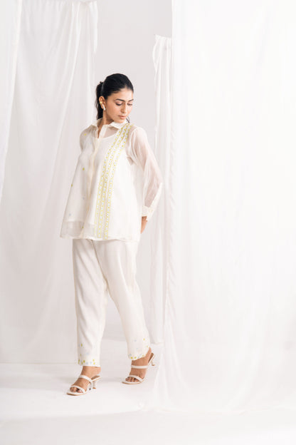 Simran lutharia in Floret Sap Set - Off White