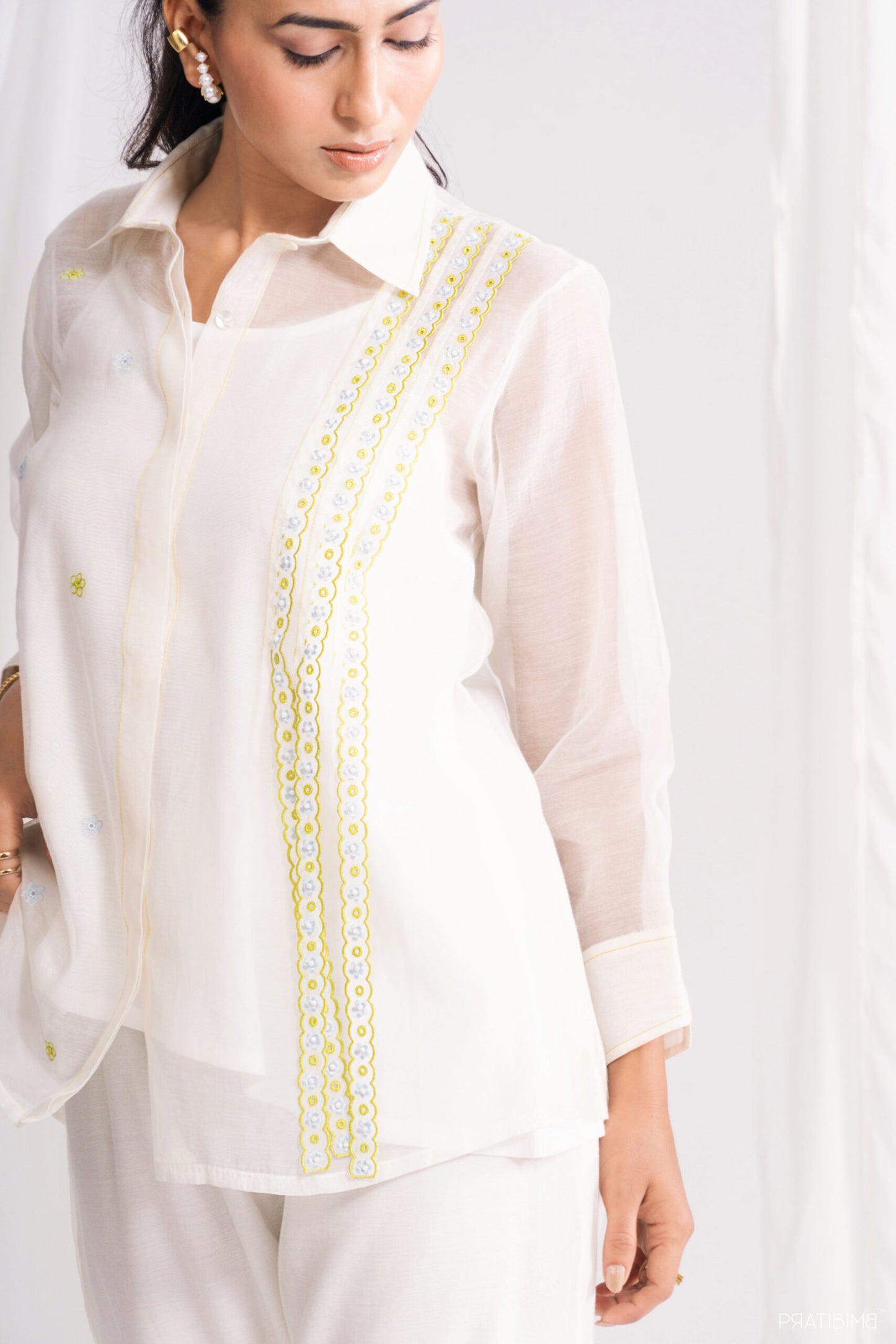 Simran lutharia in Floret Sap Set - Off White