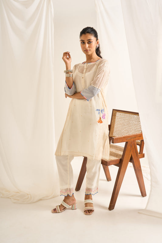 Inverted Tulip Kurta Set in Off White